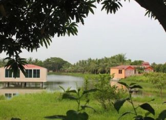 Mozaffar Garden & Resort