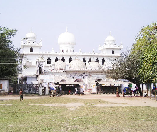 Keramotia Masjid Majar