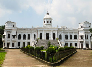 Tajhat Jamidar Bari